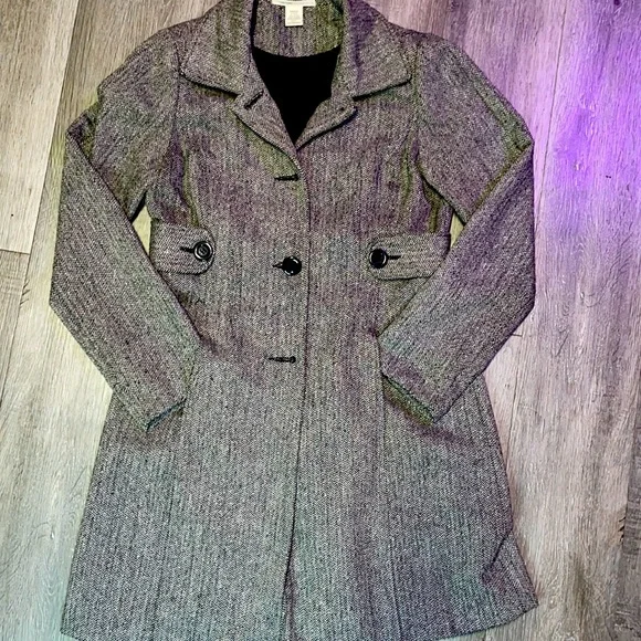 Classic black and grey coat. Missing one button - Picture 2 of 8